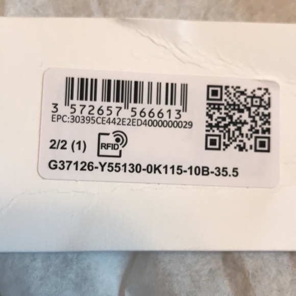 Chanel Sneakers brand new ! 35.5 - Picture 10 of 11